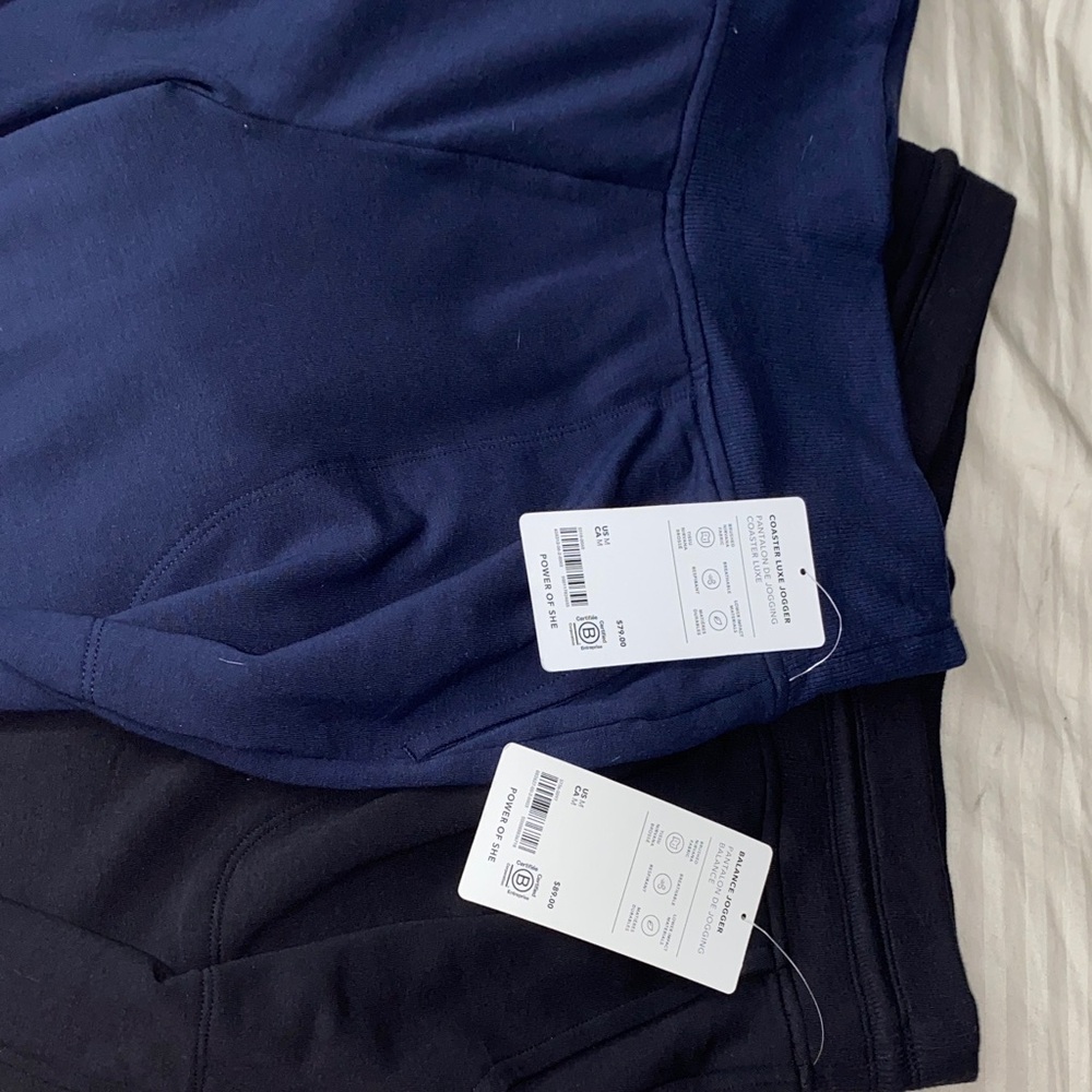 1 pair just the navy blue is available